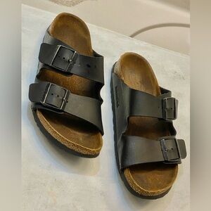 Birkenstock Arizona women’s Size 8,Men’s Size 6, good condition good bottom